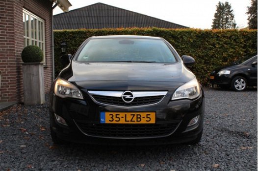 Opel Astra - 1.4 Edition / Zuinig / Airco / Cruise / Trekhaak / Sportstoelen / APK 8-20 / NAP - 1