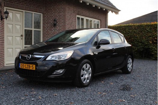 Opel Astra - 1.4 Edition / Zuinig / Airco / Cruise / Trekhaak / Sportstoelen / APK 8-20 / NAP - 1