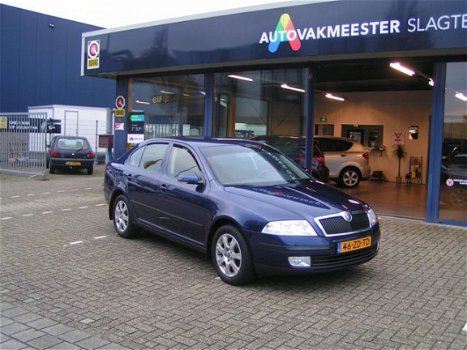 Skoda Octavia - 1.6 Ambiente - 1