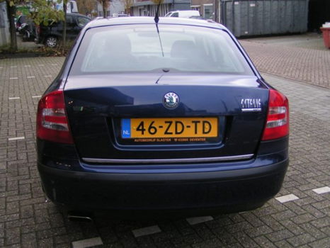 Skoda Octavia - 1.6 Ambiente - 1