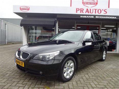 BMW 5-serie - 520i Executive | cruise | airco| Navigatie |sensoren | - 1