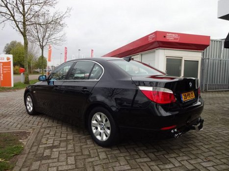 BMW 5-serie - 520i Executive | cruise | airco| Navigatie |sensoren | - 1