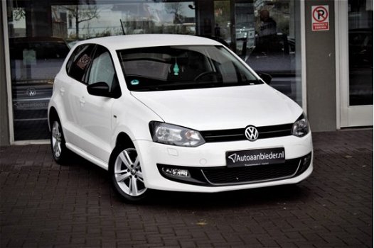 Volkswagen Polo - 1.2 Match / Cruise c. / Climate c. / Stoelverwarm. / Navi - 1