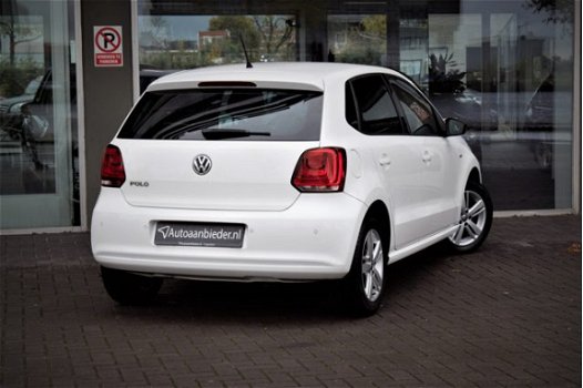 Volkswagen Polo - 1.2 Match / Cruise c. / Climate c. / Stoelverwarm. / Navi - 1