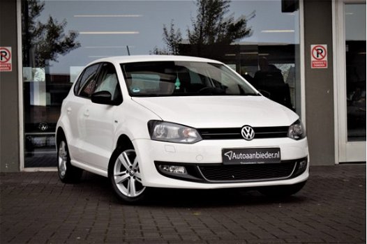 Volkswagen Polo - 1.2 Match / Cruise c. / Climate c. / Stoelverwarm. / Navi - 1