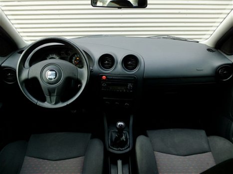 Seat Ibiza - 1.4-16V Sport 5-deurs *Airco*Cruisecontr.*Radio/cd - 1