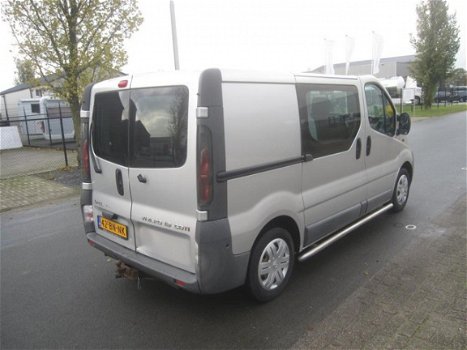 Opel Vivaro - 1