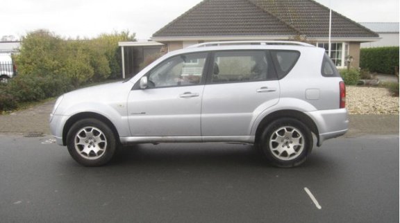 SsangYong Rexton - 1