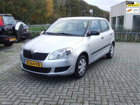 Skoda Fabia - 1.2-12V Ambition Nieuwe APK inruil is mogelijk - 1