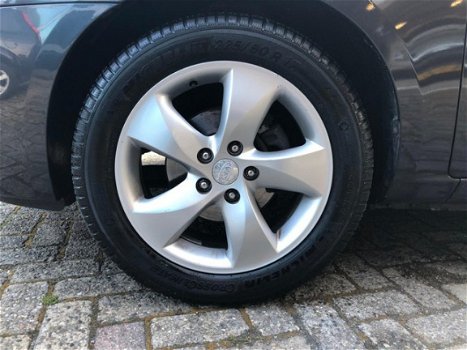 Kia Carens - 2.0 CVVT X-clusive Airco, Leder, APK, NAP✅ - 1