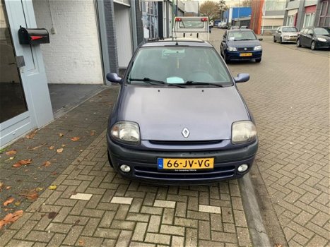Renault Clio - 1.4 RN AUTOMAAT Met een nieuwe APK - 1