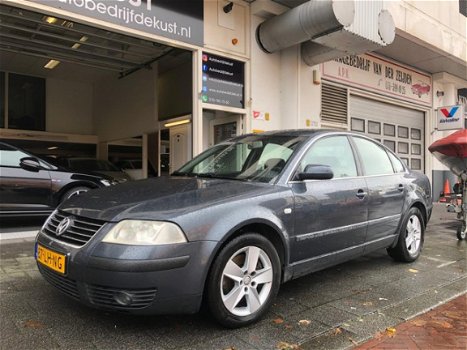 Volkswagen Passat - 2.3 V5 Comfortline 2003 Climatronic - 1