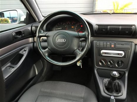 Audi A4 - 1.8 5V Advance NEW Distributie / NEW APK / NETTE STAAT - 1