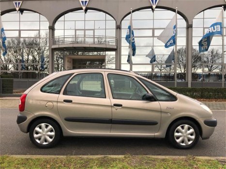 Citroën Xsara Picasso - 1.6i Différence panorama dak (AIRCO) - 1