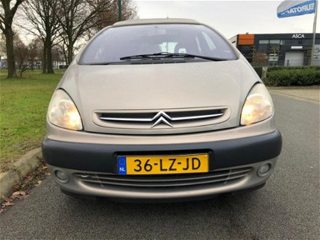 Citroën Xsara Picasso - 1.6i Différence panorama dak (AIRCO) - 1