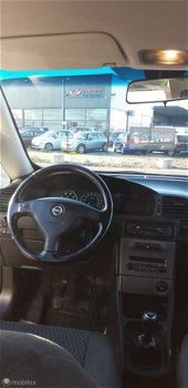 Opel Zafira - 2.2-16V Elegance - 1