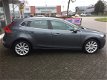 Volvo V40 - 2.0 D3 MOMENTUM 150 PK 5 cil - 1 - Thumbnail