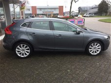 Volvo V40 - 2.0 D3 MOMENTUM 150 PK 5 cil