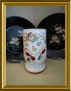 Mooi oud opaline glazen vaasje // antique opaline glass vase