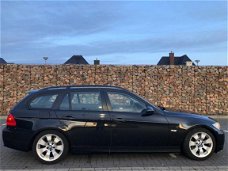 BMW 3-serie Touring - 320i High Executive