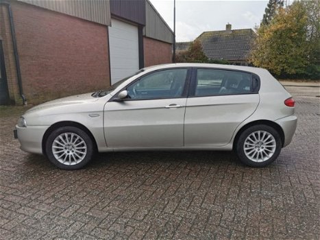 Alfa Romeo 147 - 147; 1.6 77 KW 5 DEUREN - 1