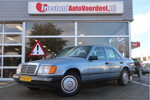 Mercedes-Benz 230 - (W124) E / NL auto / Becker / 1986 / Apk: 12-2020 - 1