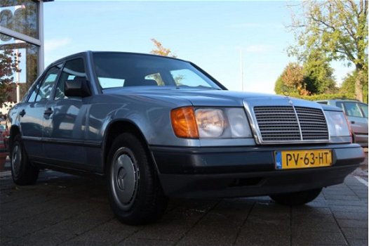 Mercedes-Benz 230 - (W124) E / NL auto / Becker / 1986 / Apk: 12-2020 - 1