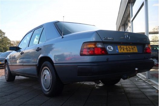 Mercedes-Benz 230 - (W124) E / NL auto / Becker / 1986 / Apk: 12-2020 - 1