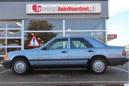 Mercedes-Benz 230 - (W124) E / NL auto / Becker / 1986 / Apk: 12-2020 - 1