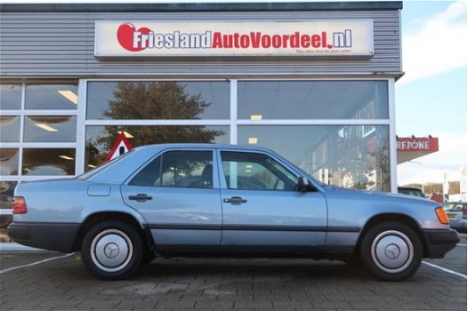 Mercedes-Benz 230 - (W124) E / NL auto / Becker / 1986 / Apk: 12-2020 - 1