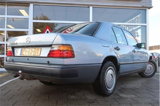 Mercedes-Benz 230 - (W124) E / NL auto / Becker / 1986 / Apk: 12-2020 - 1