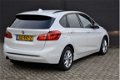 BMW 2-serie Active Tourer - 218IA EXECUTIVE SPORTLINE /Sportstoelen/Navi/PDC/Electr stoelen/Trekhaak - 1 - Thumbnail