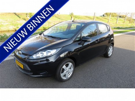 Ford Fiesta - 1.25 Trend 82 PK * 5 DRS * Airco * NW LM VELGEN * NW banden - 1