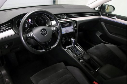 Volkswagen Passat Variant - 1.4 TSI GTE Highline Half-Leder LED Stoelverw. Park Camera 200x Vw-Audi- - 1