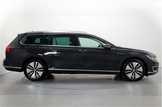 Volkswagen Passat Variant - 1.4 TSI GTE Highline Half-Leder LED Stoelverw. Park Camera 200x Vw-Audi- - 1