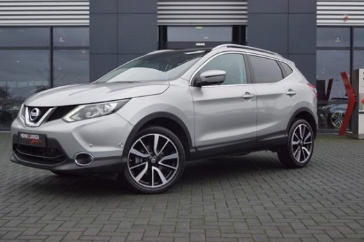 Nissan Qashqai - 1.2 DIG-T / Panodak / Navi / PDC / 19'' LM / Camera - 1