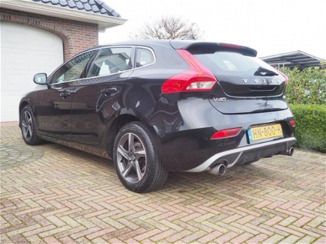 Volvo V40 - 2.0 D2 R-Design Business | Navi | ECC | Bi-Xenon | LMV | Cruise - 1