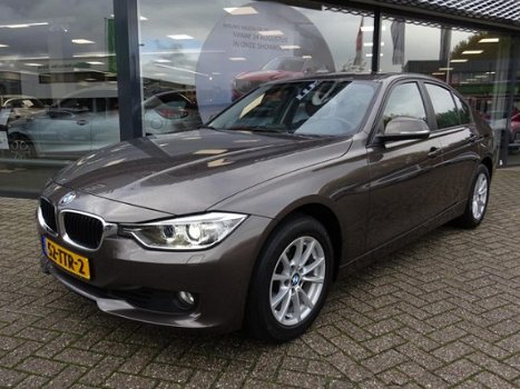 BMW 3-serie - 320i High Executive , Automaat, Navi, Clima, PDC, LMV - 1