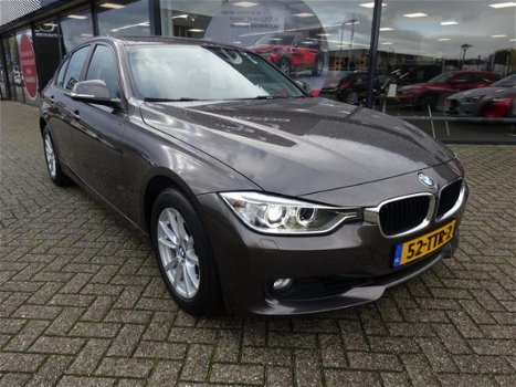 BMW 3-serie - 320i High Executive , Automaat, Navi, Clima, PDC, LMV - 1