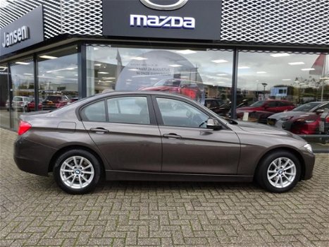 BMW 3-serie - 320i High Executive , Automaat, Navi, Clima, PDC, LMV - 1