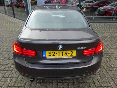 BMW 3-serie - 320i High Executive , Automaat, Navi, Clima, PDC, LMV - 1