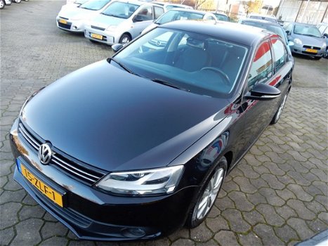 Volkswagen Jetta - 1.2 TSI Comfort Executive Line / Navi / Clima / Cruise - 1