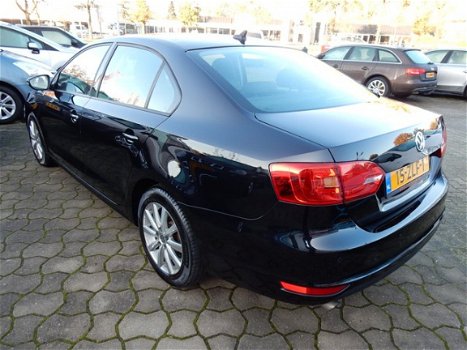 Volkswagen Jetta - 1.2 TSI Comfort Executive Line / Navi / Clima / Cruise - 1