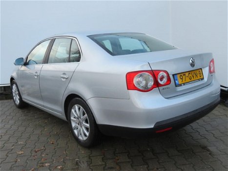 Volkswagen Jetta - 1.4 TSI Comfortline - 1