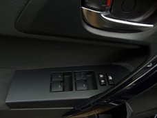 Toyota Auris - 1.8 Hybrid Dynamic RIJSTROOK SENSOR, AUTOMAAT, ACHTERUIT CAMERA