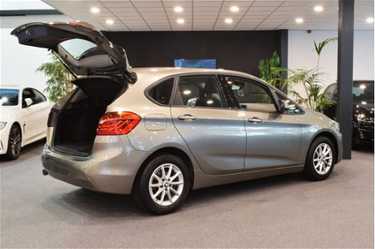 BMW 2-serie Active Tourer - 216i Active Tourer *NIEUWJAARKNALLERS* | automaat | media | airco | spor - 1