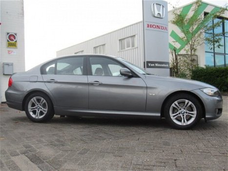 BMW 3-serie - 318 Business Line / Navi / Xenon / Comfort Stoelen - 1