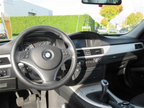 BMW 3-serie - 318 Business Line / Navi / Xenon / Comfort Stoelen - 1