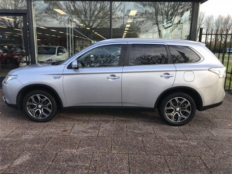 Mitsubishi Outlander - 2.0 PHEV Executive X-Line Navi Leder Trekhaak - 1