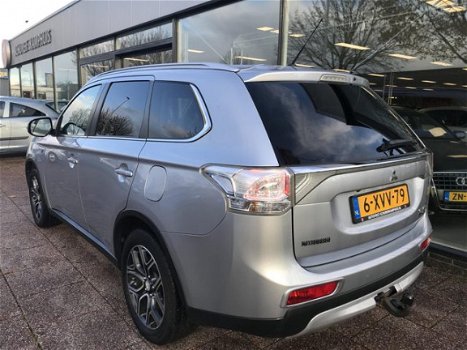 Mitsubishi Outlander - 2.0 PHEV Executive X-Line Navi Leder Trekhaak - 1